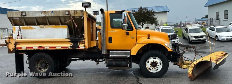 image for item DY0353 2006 International 7400 dump truck