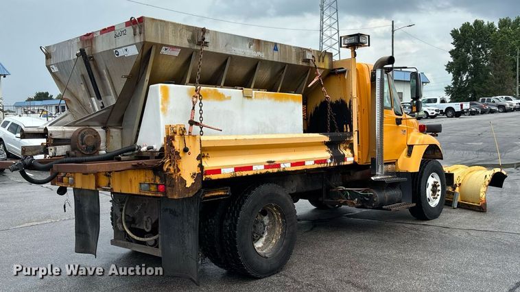 image for item DY0353 2006 International 7400 dump truck