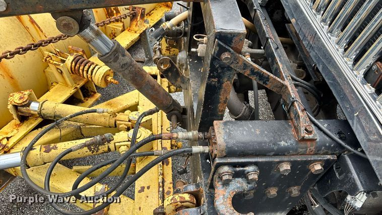 image for item DY0353 2006 International 7400 dump truck