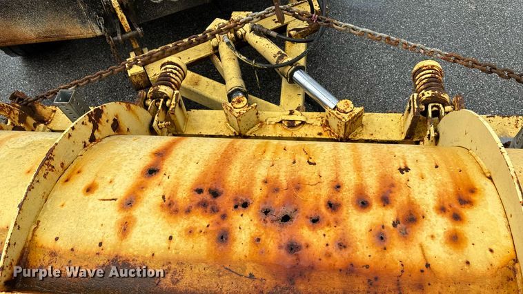 image for item DY0353 2006 International 7400 dump truck