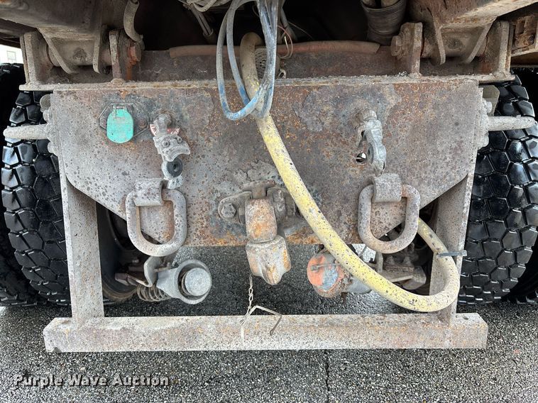 image for item DY0353 2006 International 7400 dump truck