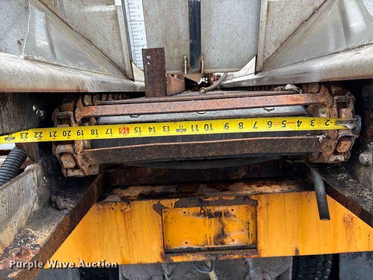 image for item DY0353 2006 International 7400 dump truck