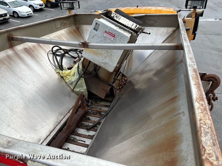 image for item DY0353 2006 International 7400 dump truck