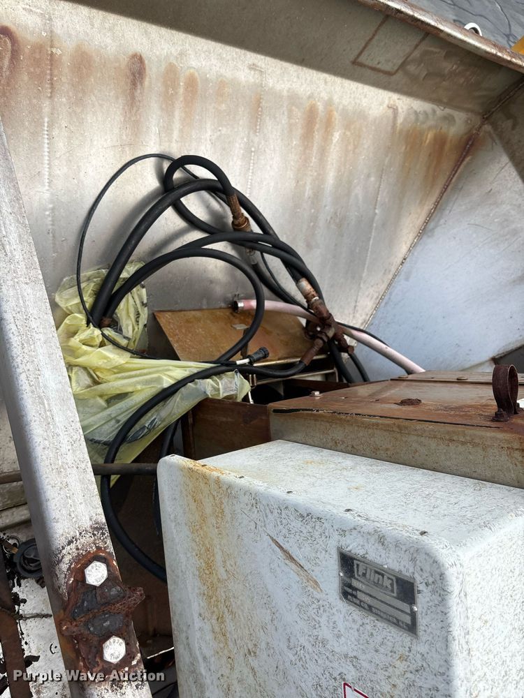 image for item DY0353 2006 International 7400 dump truck