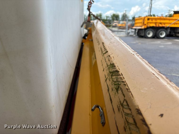 image for item DY0353 2006 International 7400 dump truck