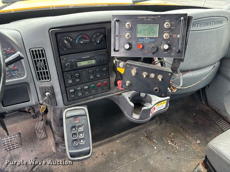 image for item DY0353 2006 International 7400 dump truck