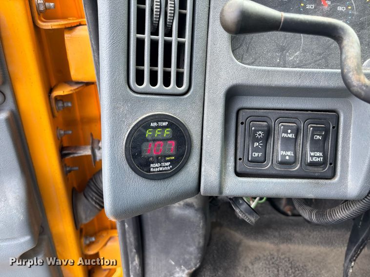 image for item DY0353 2006 International 7400 dump truck