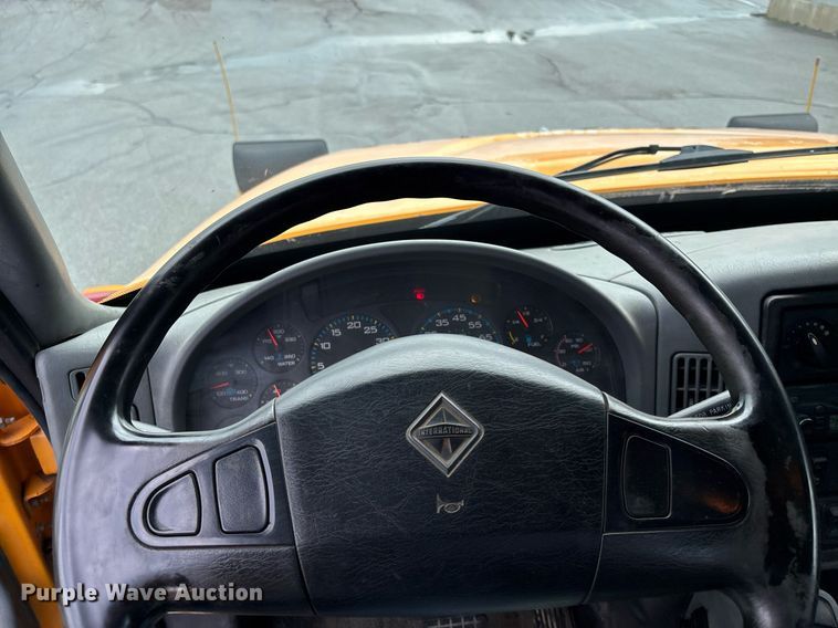 image for item DY0353 2006 International 7400 dump truck