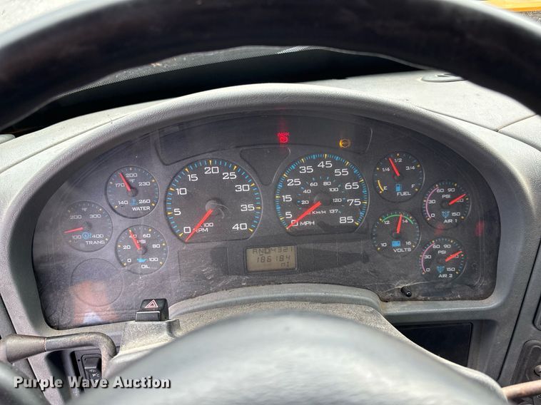 image for item DY0353 2006 International 7400 dump truck