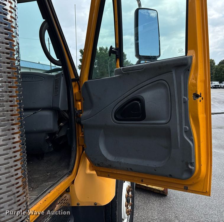 image for item DY0353 2006 International 7400 dump truck