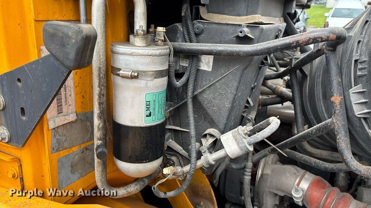 image for item DY0353 2006 International 7400 dump truck