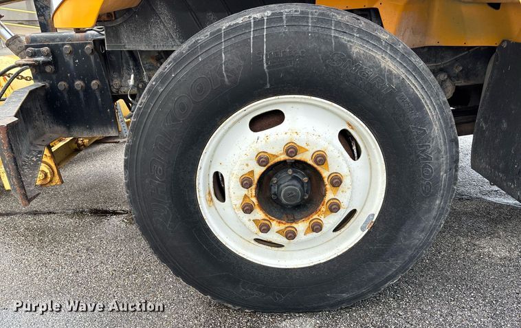 image for item DY0353 2006 International 7400 dump truck