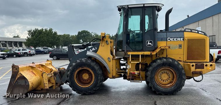 image for item DY0354 2006 John Deere 444J wheel loader