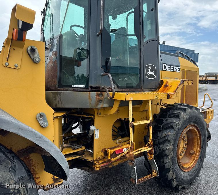 image for item DY0354 2006 John Deere 444J wheel loader