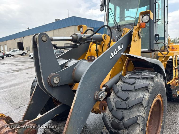 image for item DY0354 2006 John Deere 444J wheel loader