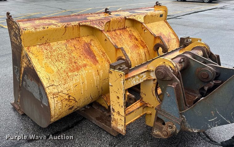 image for item DY0354 2006 John Deere 444J wheel loader