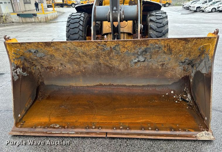 image for item DY0354 2006 John Deere 444J wheel loader