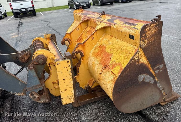 image for item DY0354 2006 John Deere 444J wheel loader