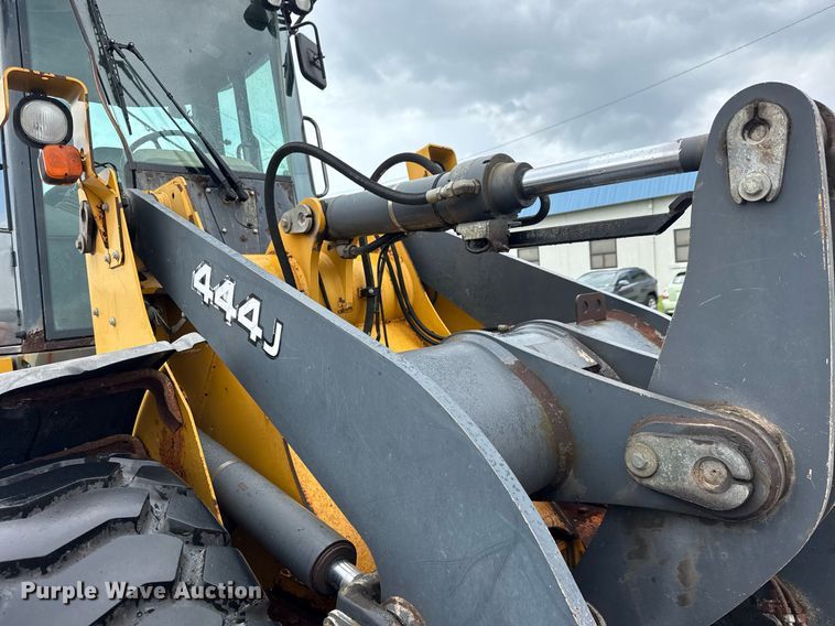 image for item DY0354 2006 John Deere 444J wheel loader