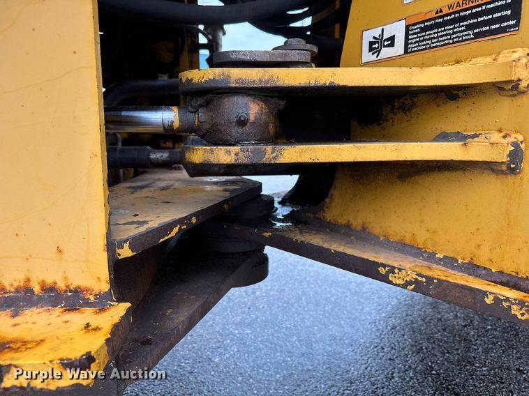 image for item DY0354 2006 John Deere 444J wheel loader