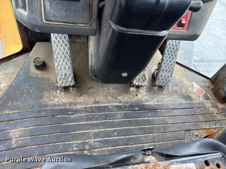 image for item DY0354 2006 John Deere 444J wheel loader