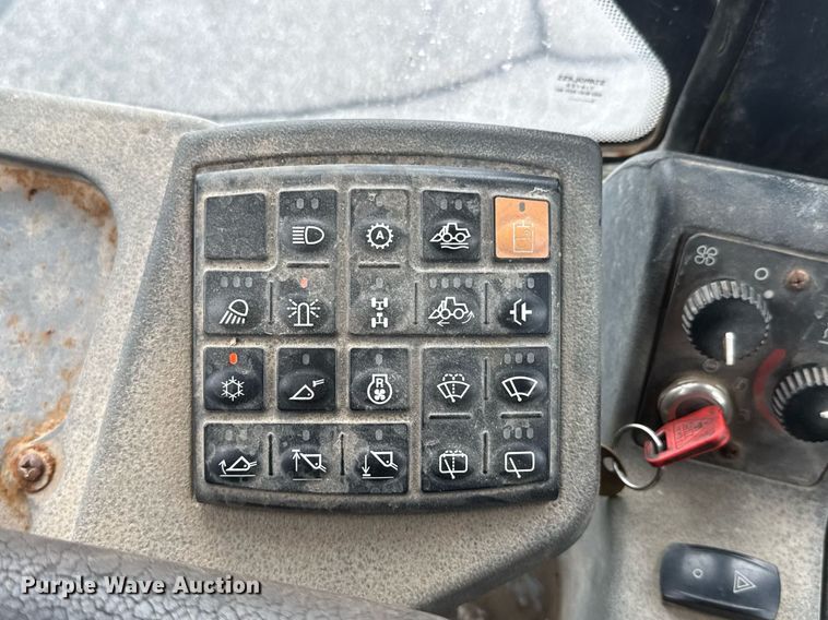 image for item DY0354 2006 John Deere 444J wheel loader