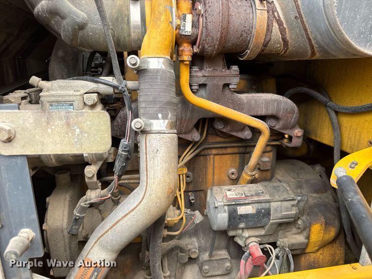 image for item DY0354 2006 John Deere 444J wheel loader