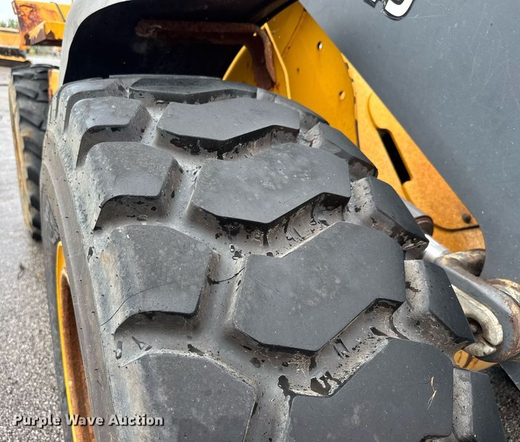 image for item DY0354 2006 John Deere 444J wheel loader