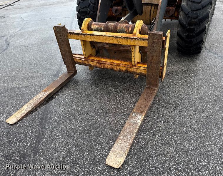 image for item DY0354 2006 John Deere 444J wheel loader