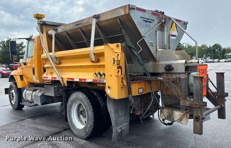 image for item DY0355 2006 International 7400 dump truck