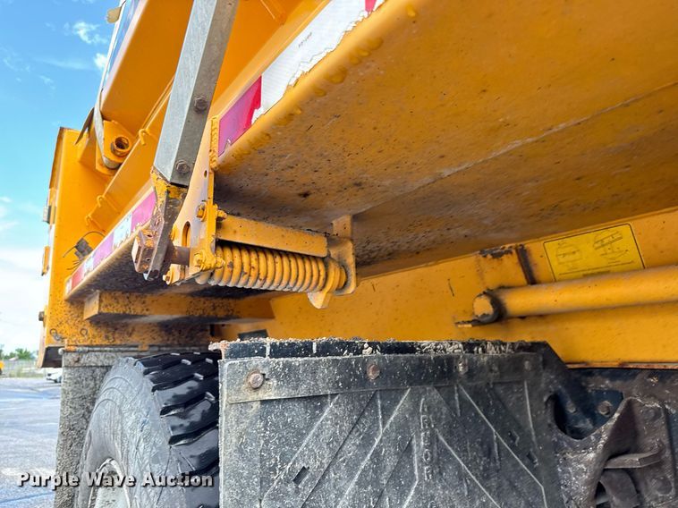 image for item DY0355 2006 International 7400 dump truck