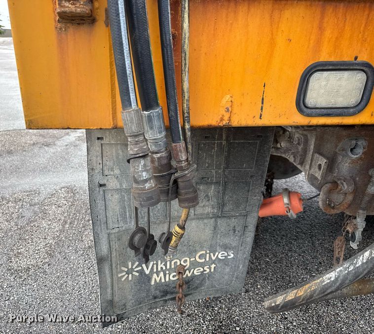 image for item DY0355 2006 International 7400 dump truck