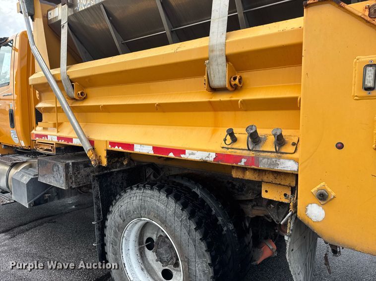 image for item DY0355 2006 International 7400 dump truck