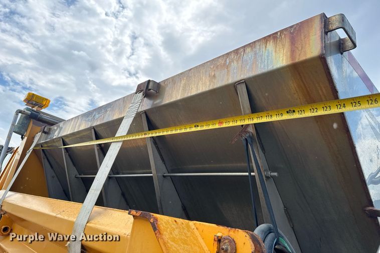 image for item DY0355 2006 International 7400 dump truck