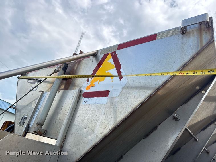 image for item DY0355 2006 International 7400 dump truck