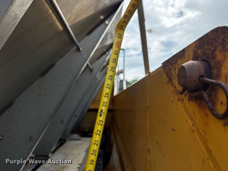 image for item DY0355 2006 International 7400 dump truck