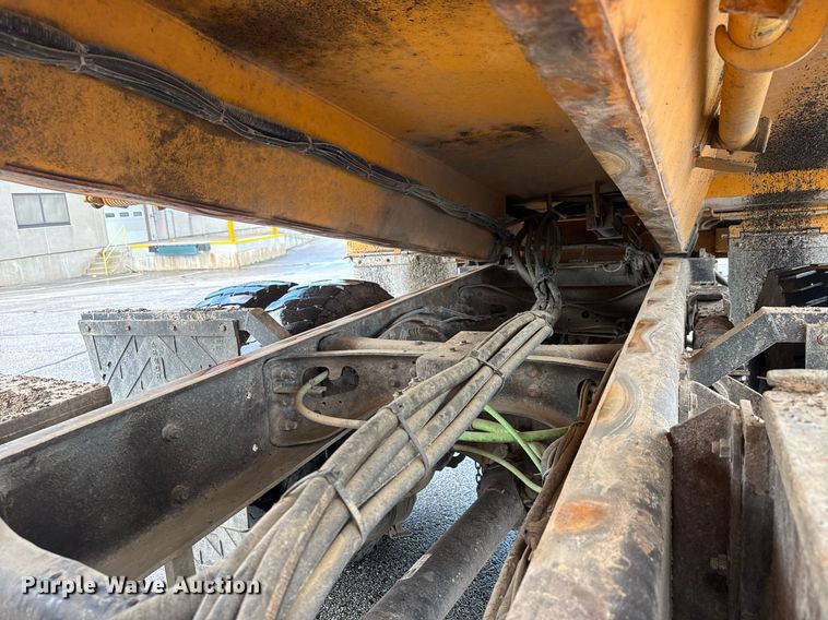 image for item DY0355 2006 International 7400 dump truck