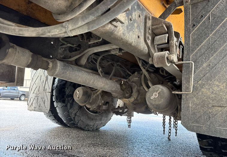 image for item DY0355 2006 International 7400 dump truck