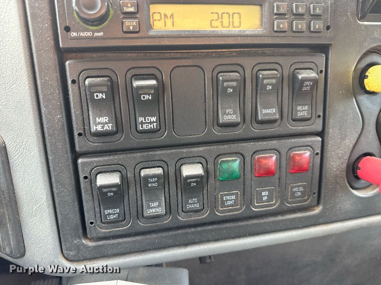 image for item DY0355 2006 International 7400 dump truck