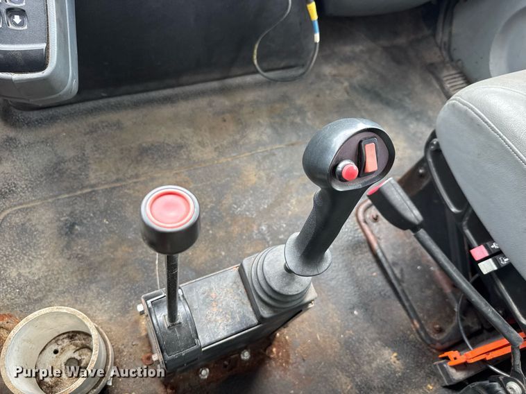 image for item DY0355 2006 International 7400 dump truck