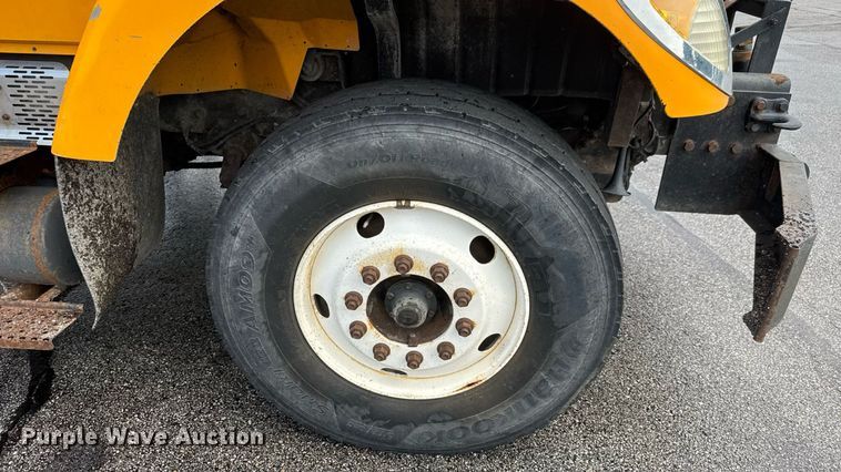 image for item DY0355 2006 International 7400 dump truck