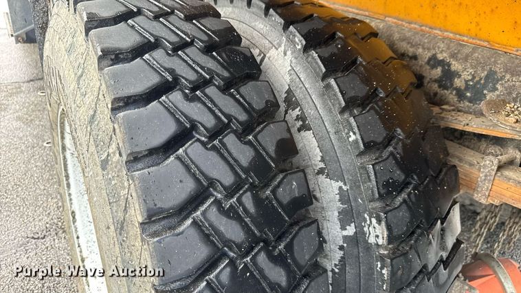 image for item DY0355 2006 International 7400 dump truck