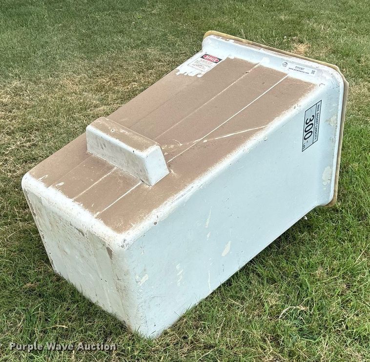 image for item DY0367 Bucket truck man basket