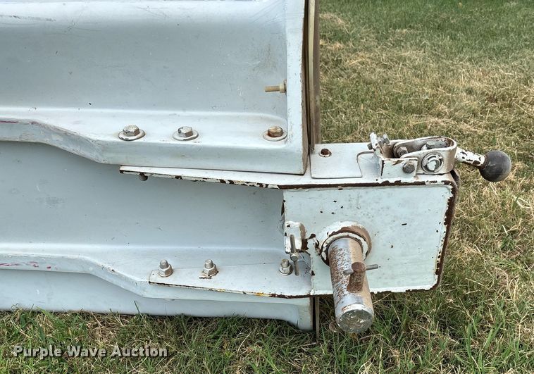 image for item DY0367 Bucket truck man basket