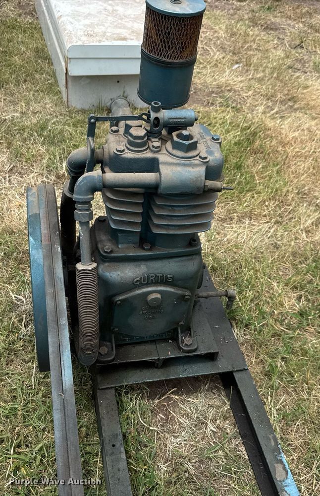 image for item DY0377 Curtis air compressor