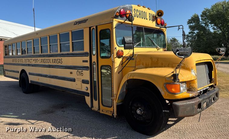 image for item DY0380 1995 Ford B800 school bus