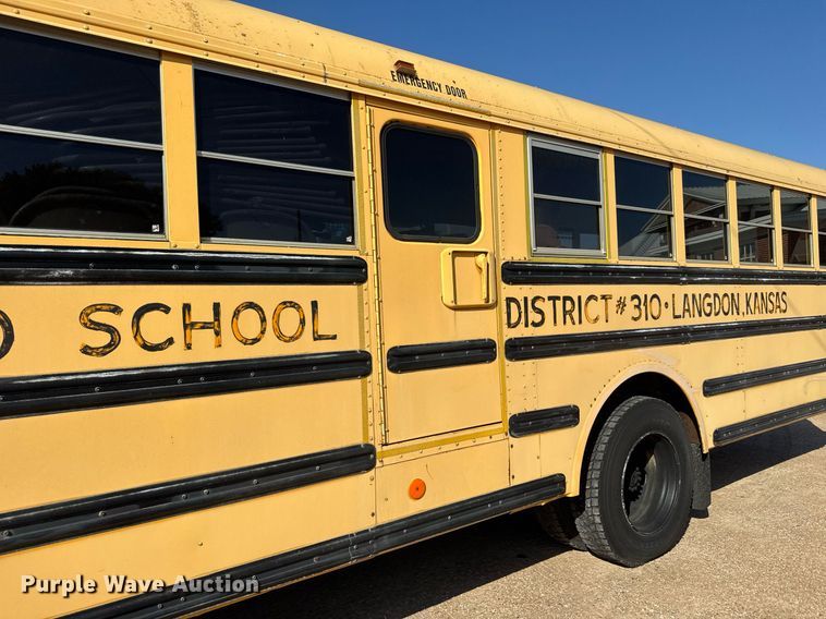 image for item DY0380 1995 Ford B800 school bus