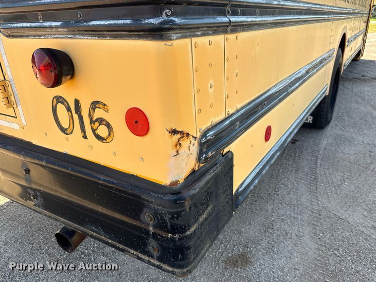 image for item DY0380 1995 Ford B800 school bus
