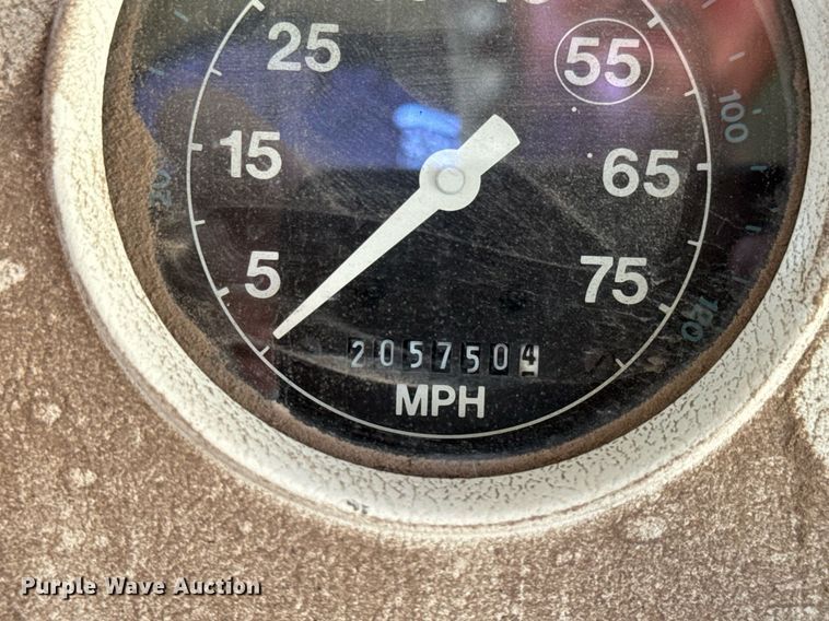 image for item DY0380 1995 Ford B800 school bus