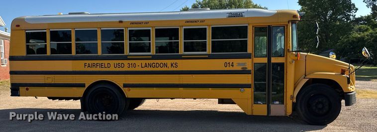 image for item DY0381 2003 Thomas Built school bus